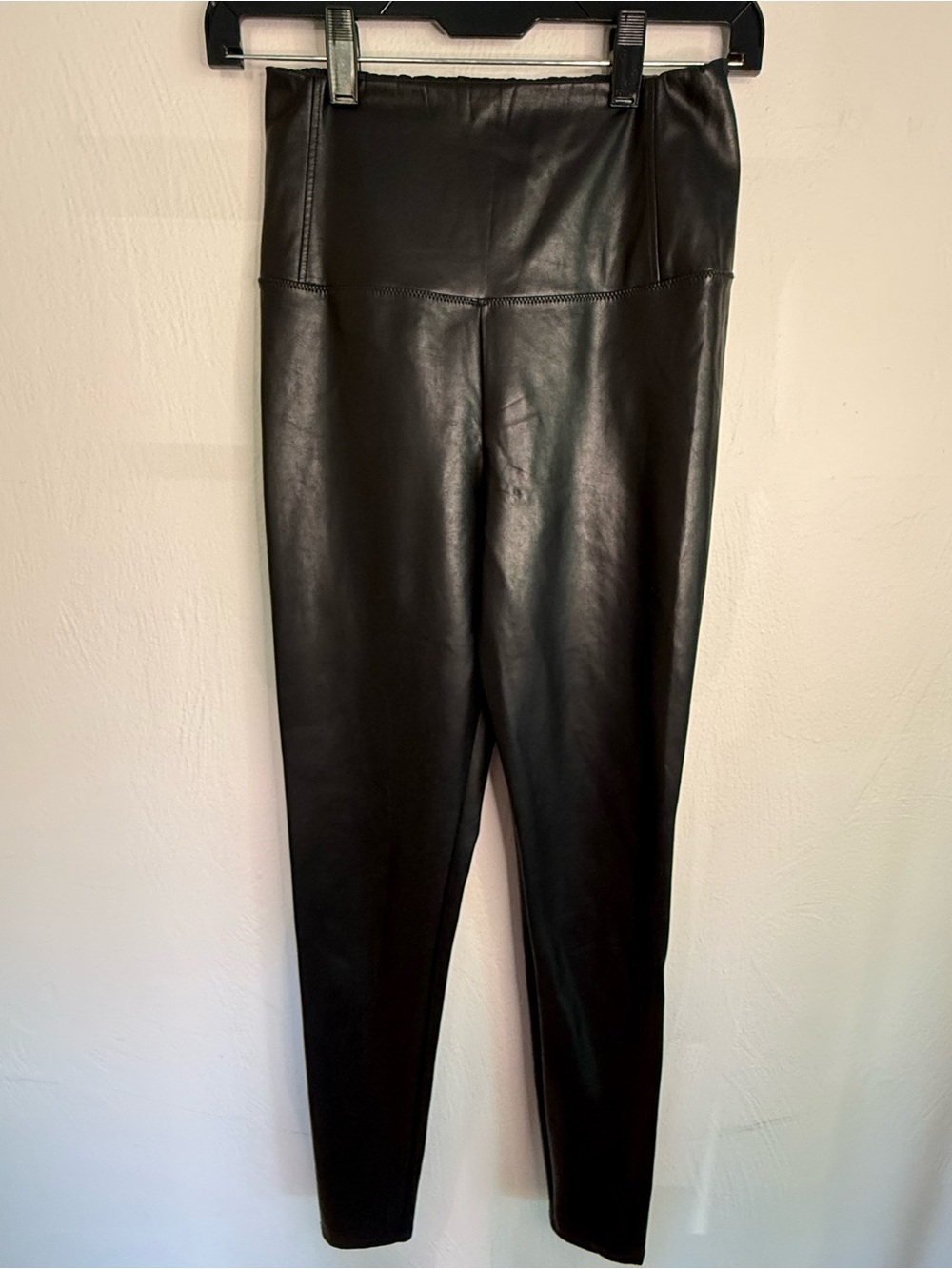 Wilfred Faux Leather High-Rise Leggings - Black